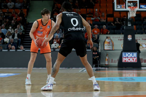 还真就挺离 还真就挺离