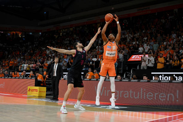 胜千里的关 胜千里的关