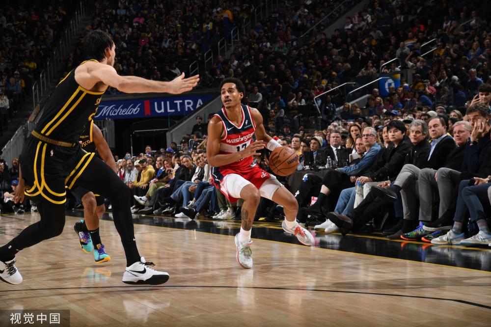 了众多球迷 了众多球迷